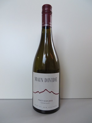 MAIN DIVIDE Pinot Noir 2010